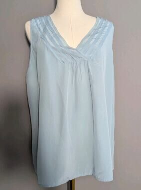 J Jill 100% Silk Sleeveless Blouse Light Blue Pleated V Neck Tank Top Womens L